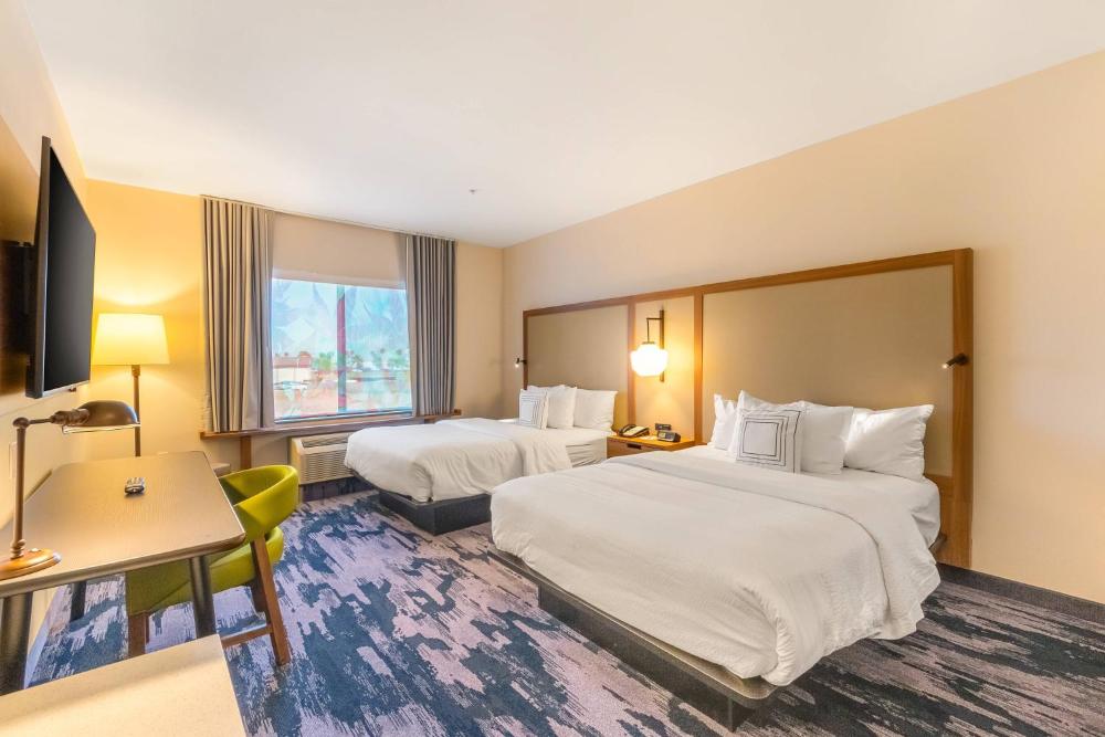 Queen Room with Two Queen Beds - Hearing Accessible interior